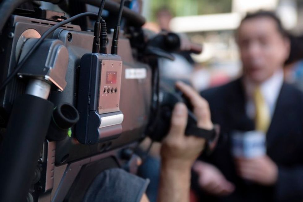 reporter accidentally drops the c bomb during news bulletin 4