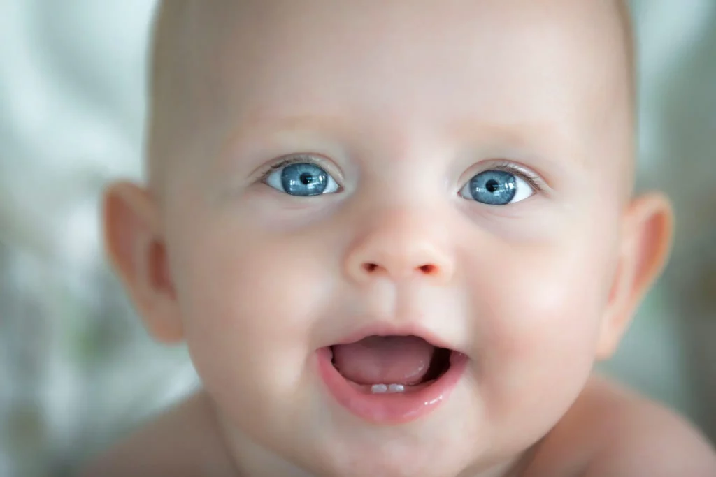 baby with blue eyes 2048x1365 1