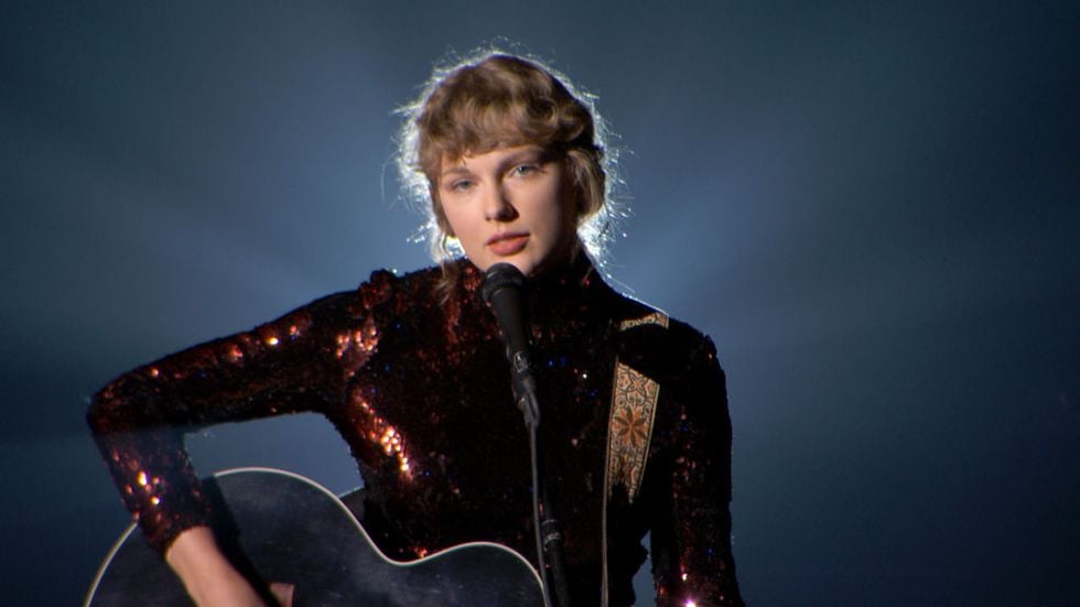 taylor swifts ad for joe biden is dividing people on twitter 11