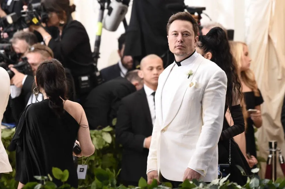 elon musk said coachella should postpone itself until it stops sucking and they responded 16.jpeg